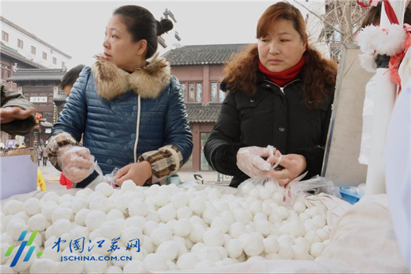 Sales of yuanxiao boom before Lantern Festival