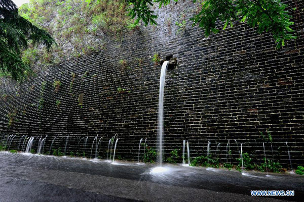 Nanjing's ancient city wall helps drain the rain