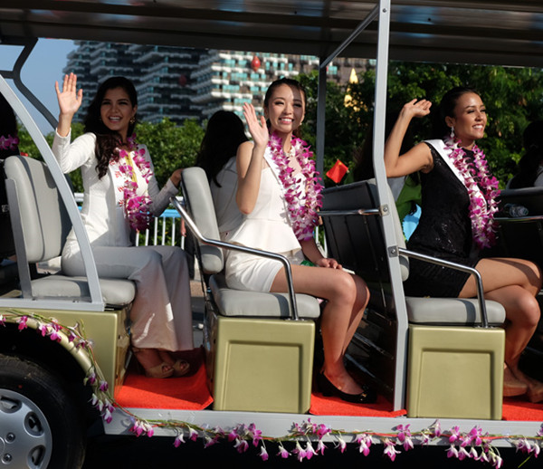 Car parade for Miss World beauties in Sanya