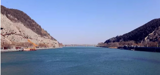 Majestic winter scenery at Longmen Grottoes