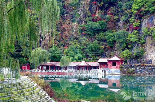 Tanghe tourism's hot spring in its step