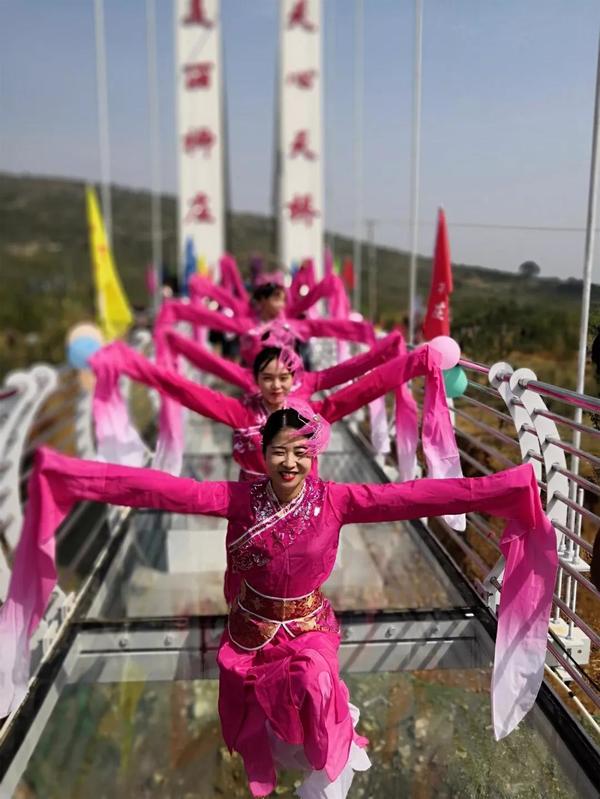 Sanmenxia builds first glass suspension bridge