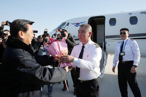 Beijing new airport conducts first test flight