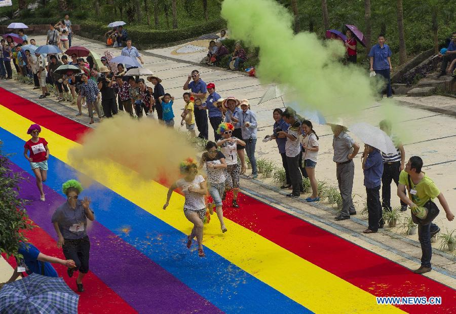 High-heeled sprint event held in Chongqing, southwest China