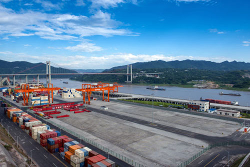 Liangjiang foreign trade steams ahead