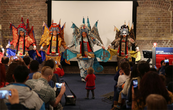 More than face-changing, Sichuan opera proves a hit with UK audiences