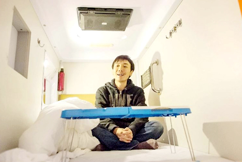 Intelligent capsule hotels debut in Chongqing