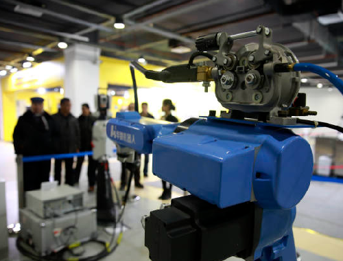 Liangjiang Robot Exhibition Center attracts crowds