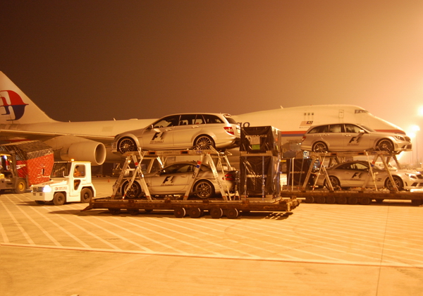 Pudong Airport welcomes F1 race cars