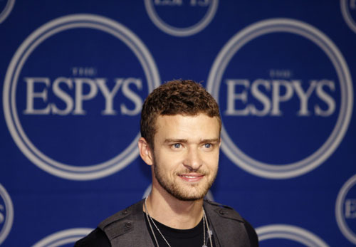 Celebs poses for the 2008 ESPY Awards in L.A.