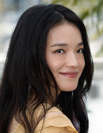 Jury member Shu Qi poseat the 62nd Cannes Film Festival