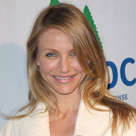 Cameron Diaz overrun by kids