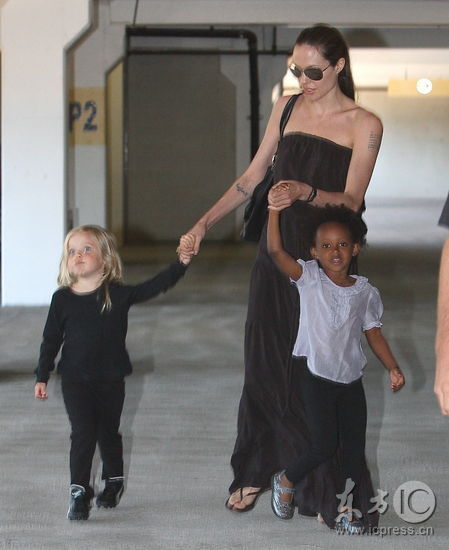 Angelina Jolie spotted out with children