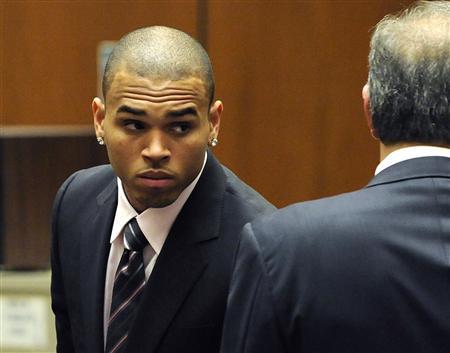 Judge delays sentencing of singer Chris Brown