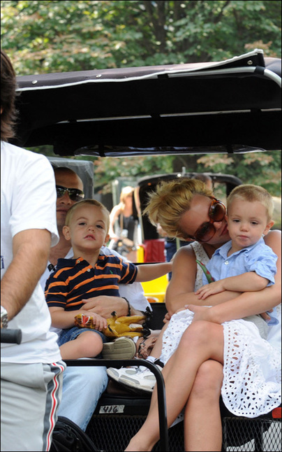 Britney Spears and her two sons to enjoy time