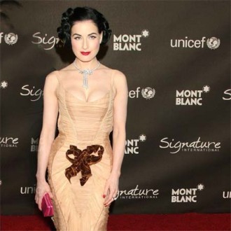 Dita Von Teese's nipple flashing fear