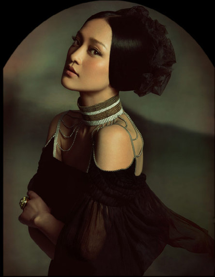 Zhou Xun graces 'Bazaar Jewelry'