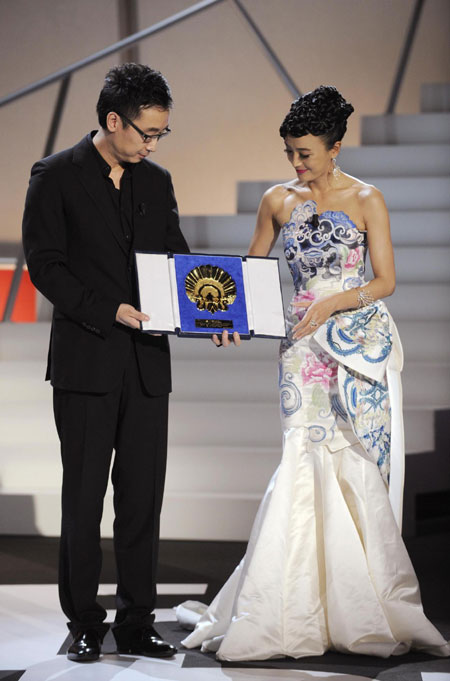 Chinese director Lu and actress Qin receive the Concha de Oro at San Sebastian Film Festival