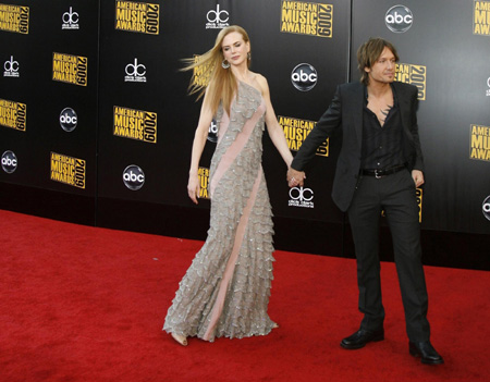 Keith Urban and Nicole Kidman arrive at 2009 American Music Awards