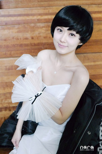 Jang Nara's cute bridal look