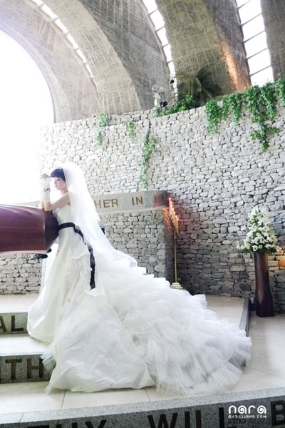 Jang Nara's cute bridal look