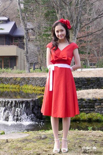 Jang Nara's cute bridal look