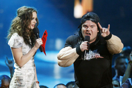 Leighton Meester arrives at the 2009 MTV Video Music Awards