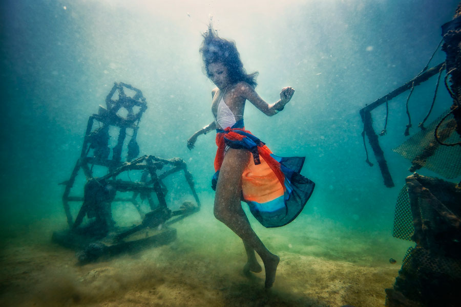 Underwater photos exhibited in Beijing