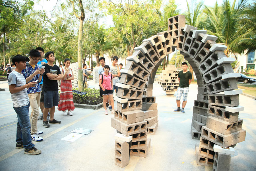 Art made of building bricks on display in S China