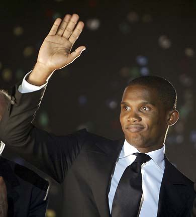 Samuel Eto'o of Cameroon attends a ceremony to award the best African soccer players, in Algiers November 20, 2006. 