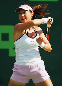 Zheng Jie rallies into quarters