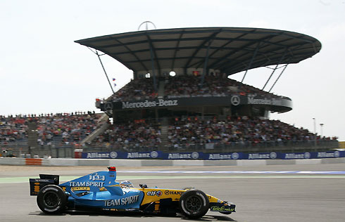 Schumacher beat Alonso to win in Germany