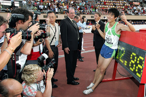 CCTV interviews with Liu tell his road to 12.88