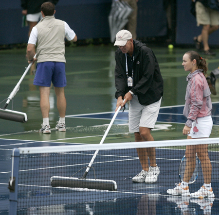 Rain delays U.S.open