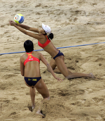 China sweeps beach volleyball golds