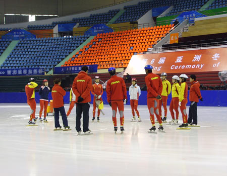 Chinese short-track team debuts at Changchun