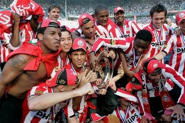 Sun's PSV retain the Dutch soccer league title