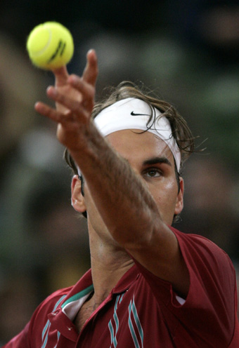 Federer, Nadal battle through in Hamburg