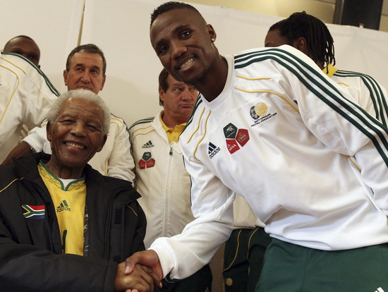 Mandela meets Bafana Bafana ahead of World Cup