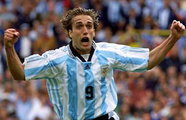 Argentine soccer idol Batistuta has things stolen