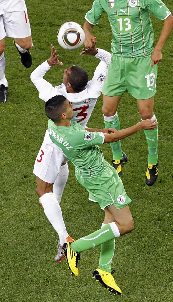 Algeria holds England to a 0-0 draw
