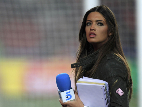 Casillas' gilfriend interviews Spainish player