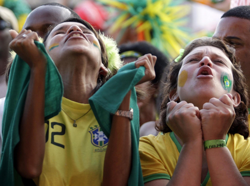 Brazil, Netherlands make into quarters