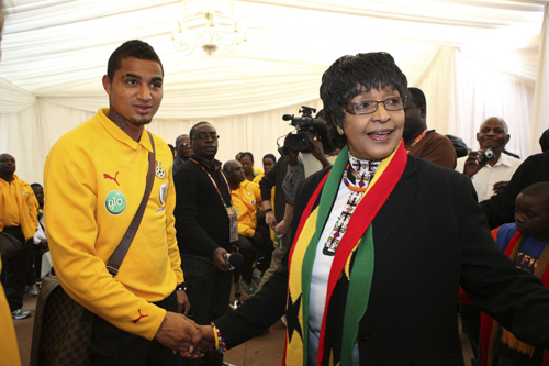 Mandela met Ghana's soccer team