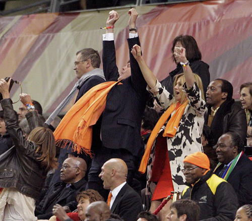 Crown Prince and Princess buoy the Dutch team at World Cup