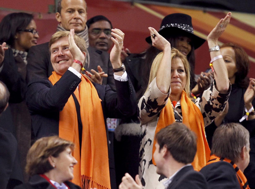 Crown Prince and Princess buoy the Dutch team at World Cup