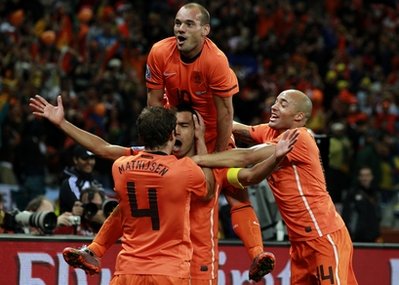 Netherlands into WCup final, 3-2 over Uruguay
