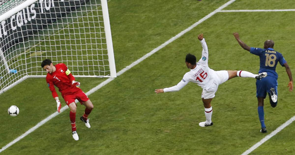 England and France settle in with a draw