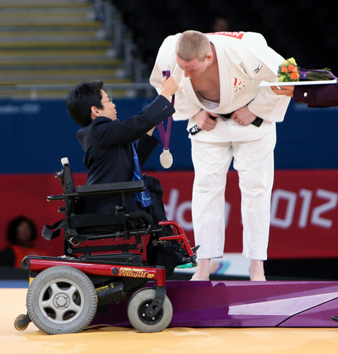 Disabled helpers serve London Paralympics