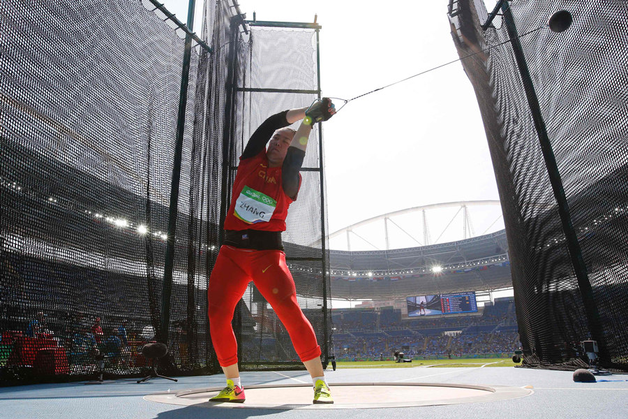 Zhang Wenxiu wins hammer throw silver